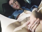 ДЕВИЦА ДРОЧИТ