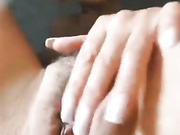 ДЕВИЦА ДРОЧИТ