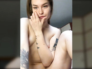 VladaMais два пальчика в попке