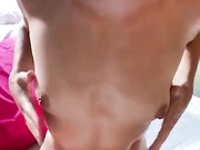 ДЕВИЦА ДРОЧИТ