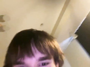 ДЕВИЦА ДРОЧИТ