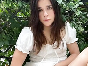 ДЕВИЦА ДРОЧИТ