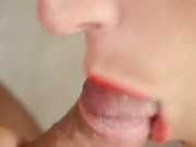 ДЕВИЦА ОТСОСАЛА