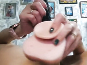 САМА СЕБЯ ТРАХАЕТ