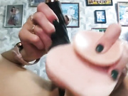 САМА СЕБЯ ТРАХАЕТ