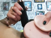 САМА СЕБЯ ТРАХАЕТ