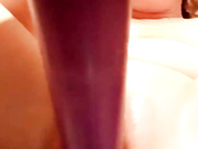 САМА СЕБЯ ТРАХАЕТ