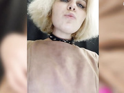 marie-outdoor Отодвинула трусики в сторонку в примерочной магазина