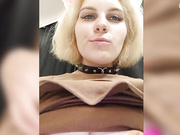 marie-outdoor Отодвинула трусики в сторонку в примерочной магазина