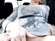 ДЕВИЦА ДРОЧИТ