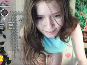 lilolumofficially - невинная милашка раздевается и удобно устраивается киской на твоём лице