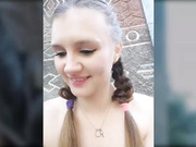 MedSEEXtri4ka на скамеечке у дома