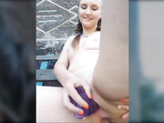 MedSEEXtri4ka на скамеечке у дома