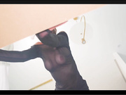 _Melomanka_стрим в черных бесшовных колготках-2