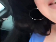 Happy_Doll - сквиртующая брызгалка в автомобиле