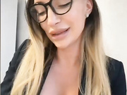 Vivien - сексуальный офисный стриптиз