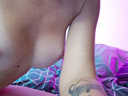 MinniMia милфа трахает попку