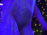 _Q_ неоновый стриптиз