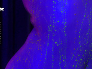 _Q_ неоновый стриптиз