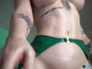 Chloewildds мокрая грудастая сучка