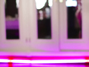 Katyeraves сисястая милфа дрочит киску