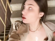 EmilyBaby - дрочит киску и сосёт член