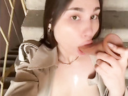 EmilyBaby - дрочит киску и сосёт член