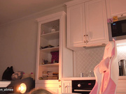 GoldenAlinees с членом в попке