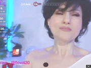 yes-bosss и ее писька сблизи