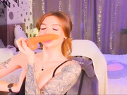 Annaa_Banana чем-то дышит при заглоте