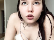 TUYA2 верхом на члене парня