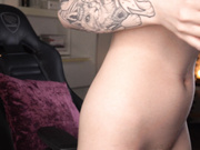 Janedaniellss трахает киску дилдо