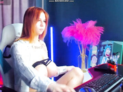 AngelaRoy - болтает и трёт дилдо о свои большие сиськи