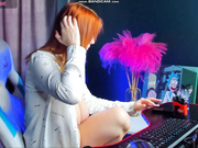 AngelaRoy - болтает и трёт дилдо о свои большие сиськи