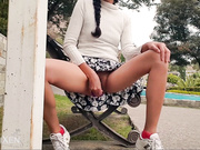 ДЕВИЦА ДРОЧИТ