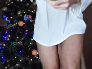 ДЕВИЦА САМА СЕБЯ ТРАХАЕТ