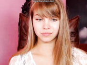 Молоденькая Dana теребит письку