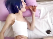 ДЕВИЦА СОСЕТ И ТРАХАЕТСЯ