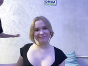 HoneySavage трах кончает на язык