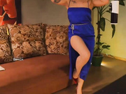 D_i_aM одевает светло-серые колготки