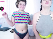 Emmika_ (с подругой)