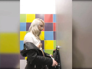 PrettyKatea в туалете и примерочной