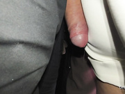 Сладкая жопа девушки доставила мне много удовольствия в автобусе