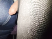 Сладкая жопа зрелой женщины доставила мне много удовольствия в автобусе