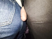 Сладкая жопа зрелой женщины доставила мне много удовольствия в автобусе