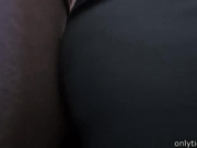 Жопа зрелой женщины поласкала мой член в автобусе