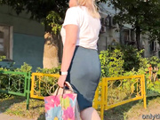 Жопа зрелой женщины поласкала мой член в автобусе