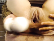 ДЕВИЦА ДРОЧИТ