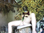 ДЕВИЦА ДРОЧИТ