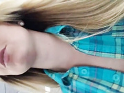 ДЕВИЦА ДРОЧИТ